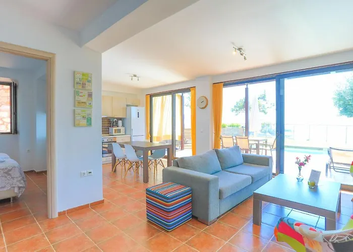 Kalma Dio Villa Nea Moudania